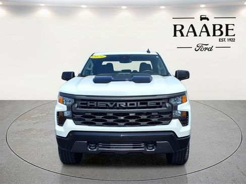 Used 2024 Chevrolet Silverado 1500 Custom Trail Boss w/ Turbomax Blackout Package AWD/4WD image 2