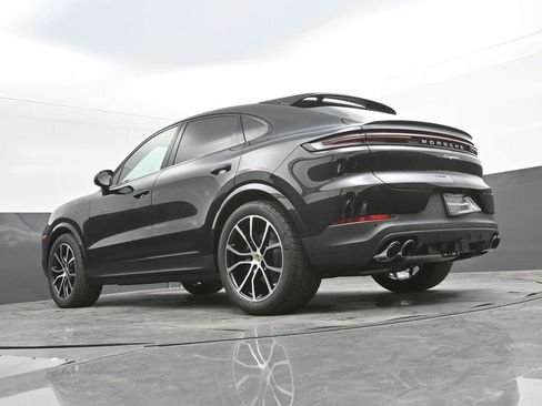New 2026 Porsche Cayenne Coupe AWD/4WD image 38