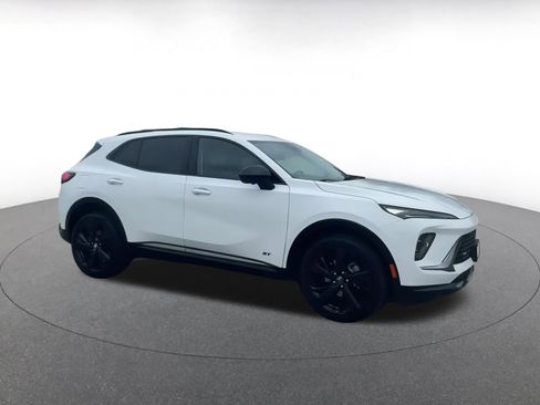 Used 2024 Buick Envision Sport Touring image 2