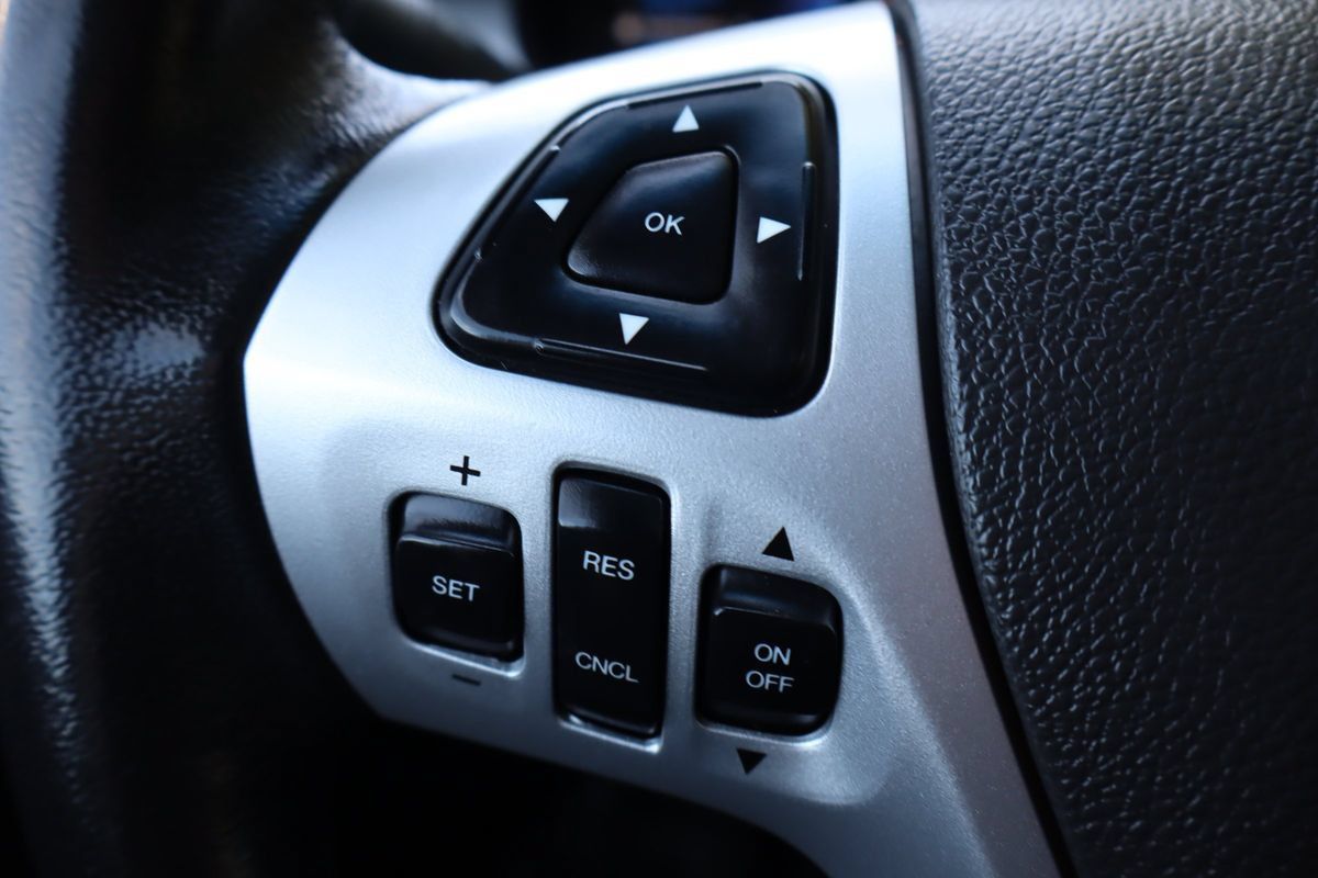 Used 2013 Ford Edge SEL FWD image 30