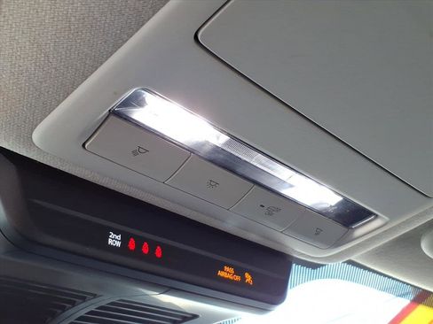 Used 2024 MAZDA MAZDA3 s image 22