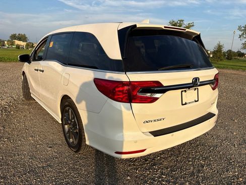 Used 2024 Honda Odyssey Elite image 9