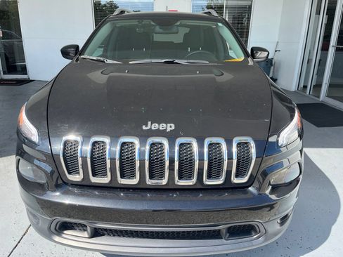 Used 2015 Jeep Cherokee Latitude w/ Cold Weather Group AWD/4WD image 3