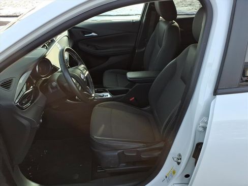 Certified 2021 Buick Encore GX Preferred w/ LPO, Trailering Package image 26