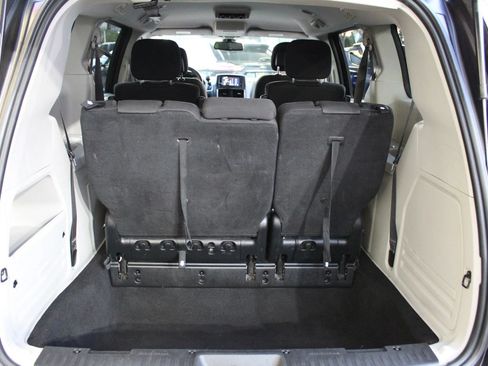 Used 2019 Dodge Grand Caravan SE FWD image 28