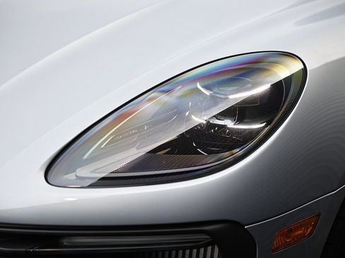 New 2026 Porsche Macan GTS image 18