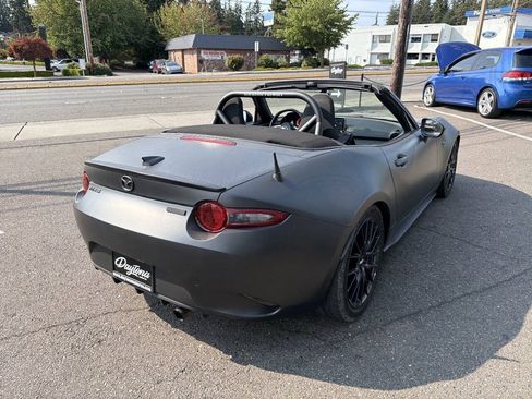 Used 2017 MAZDA MX-5 Miata Club w/ Brembo/BBS Package RWD image 3