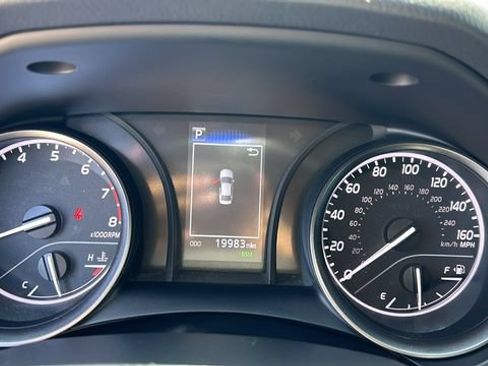 Used 2024 Toyota Camry SE FWD image 18