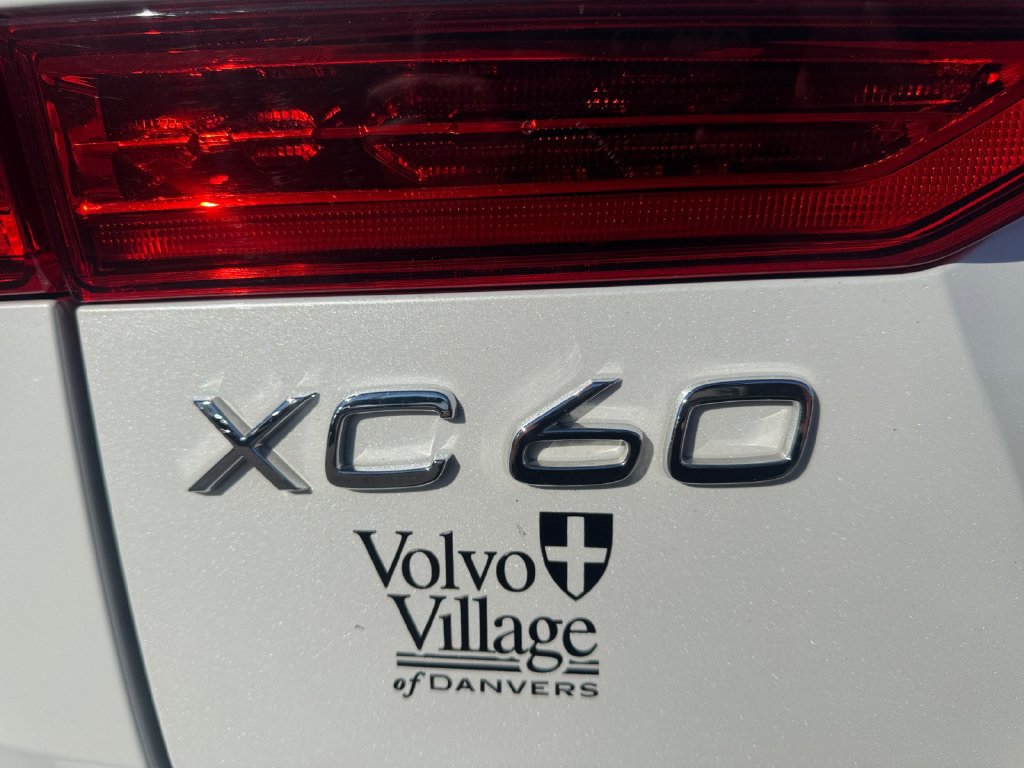 Certified 2024 Volvo XC60 B5 Plus w/ Climate Package AWD/4WD image 10