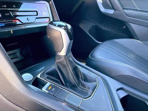 Used 2024 Volkswagen Tiguan SE R-Line w/ MDO Package, Three-Row image 15