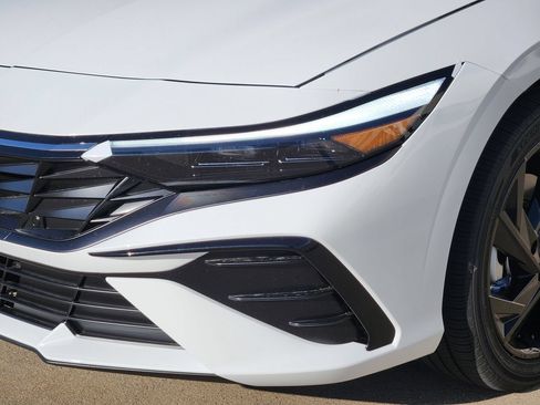 New 2026 Hyundai Elantra SEL Sport FWD image 6