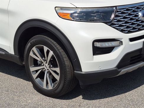 Used 2020 Ford Explorer Platinum w/ Premium Technology Package AWD/4WD image 9