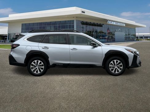 Used 2024 Subaru Outback Premium AWD/4WD image 12