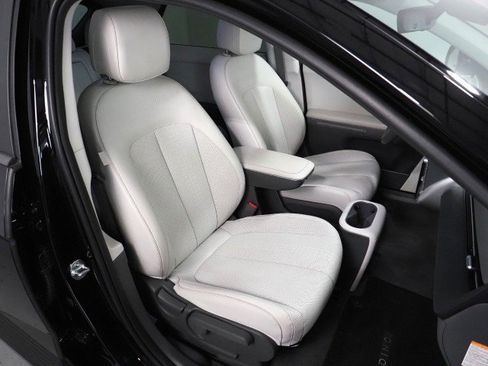 Used 2023 Hyundai Ioniq 5 SEL w/ Cargo Package image 2