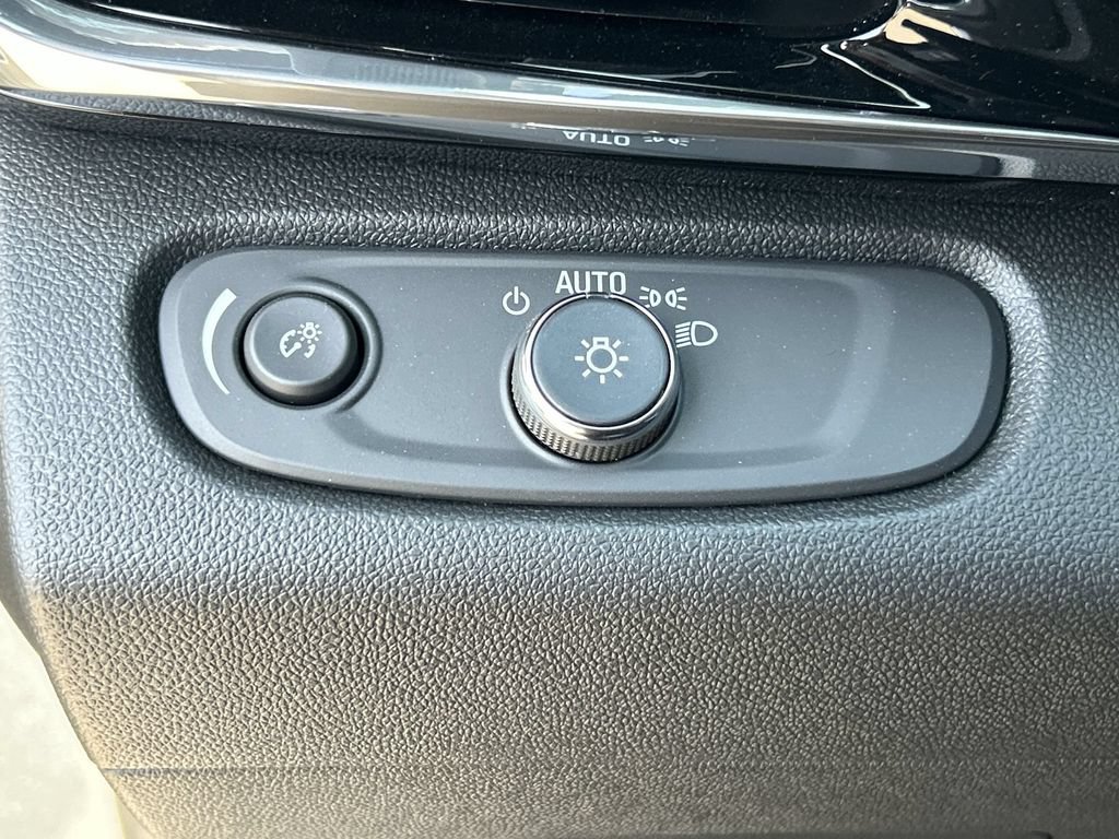 New 2026 Buick Envista Avenir FWD image 18