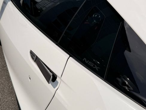 Used 2017 Acura NSX image 11