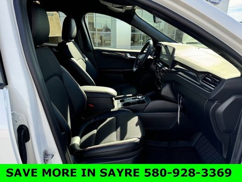 New 2025 Ford Escape ST-Line w/ Tech Pack #1 image 17