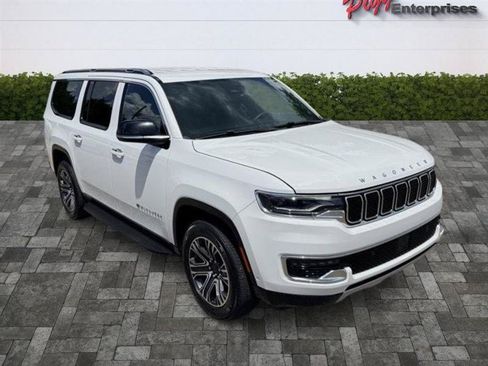 Used 2024 Jeep Wagoneer L Series II RWD image 10