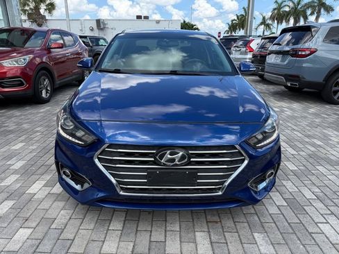 Used 2021 Hyundai Accent Limited FWD image 2