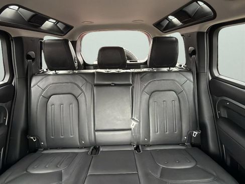 Used 2020 Land Rover Defender 110 First Edition image 25