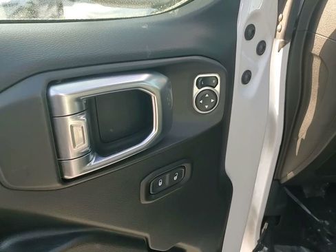 Used 2018 Jeep Wrangler Unlimited Sport S image 12