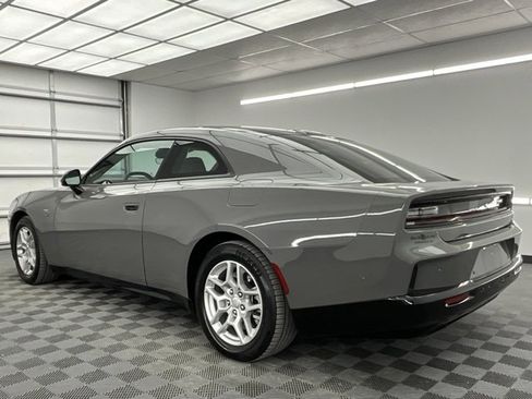 Used 2025 Dodge Charger R/T w/ Sun & Sound Package image 17