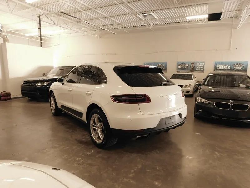 Used 2018 Porsche Macan AWD/4WD image 4