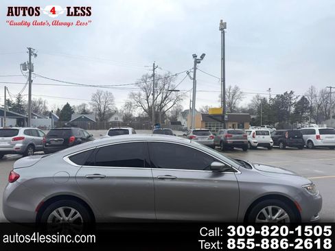 Used 2017 Chrysler 200 Limited Platinum image 1