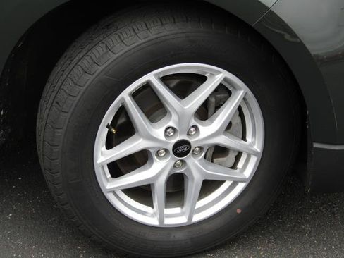 Certified 2024 Ford Edge SEL w/ Convenience Package AWD/4WD image 5