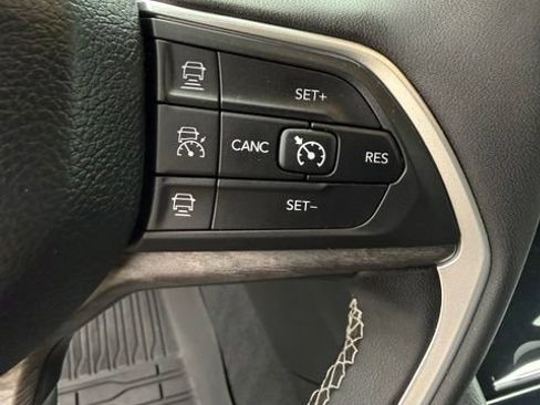Used 2024 Jeep Grand Cherokee L Limited w/ Luxury Tech Group II AWD/4WD image 22