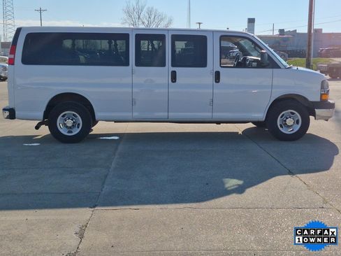 Used 2016 Chevrolet Express 3500 LT w/ LT Preferred Equipment Group image 8
