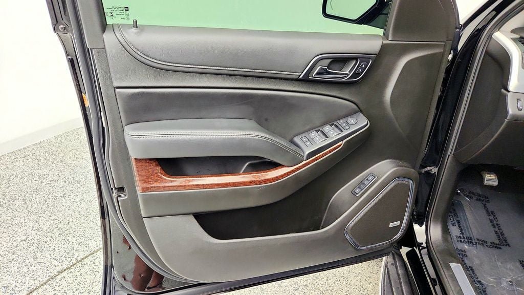 Used 2019 GMC Yukon XL SLT w/ Open Road Package AWD/4WD image 11
