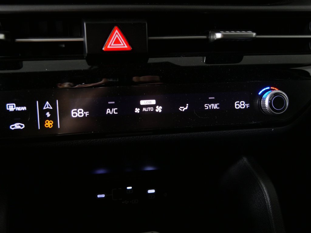 Used 2026 Kia Sportage EX FWD image 24