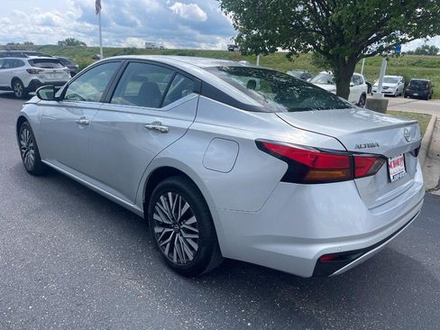 Used 2023 Nissan Altima 2.5 SV AWD/4WD image 4