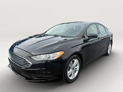 Used 2018 Ford Fusion SE w/ Fusion SE Technology Package FWD image 7