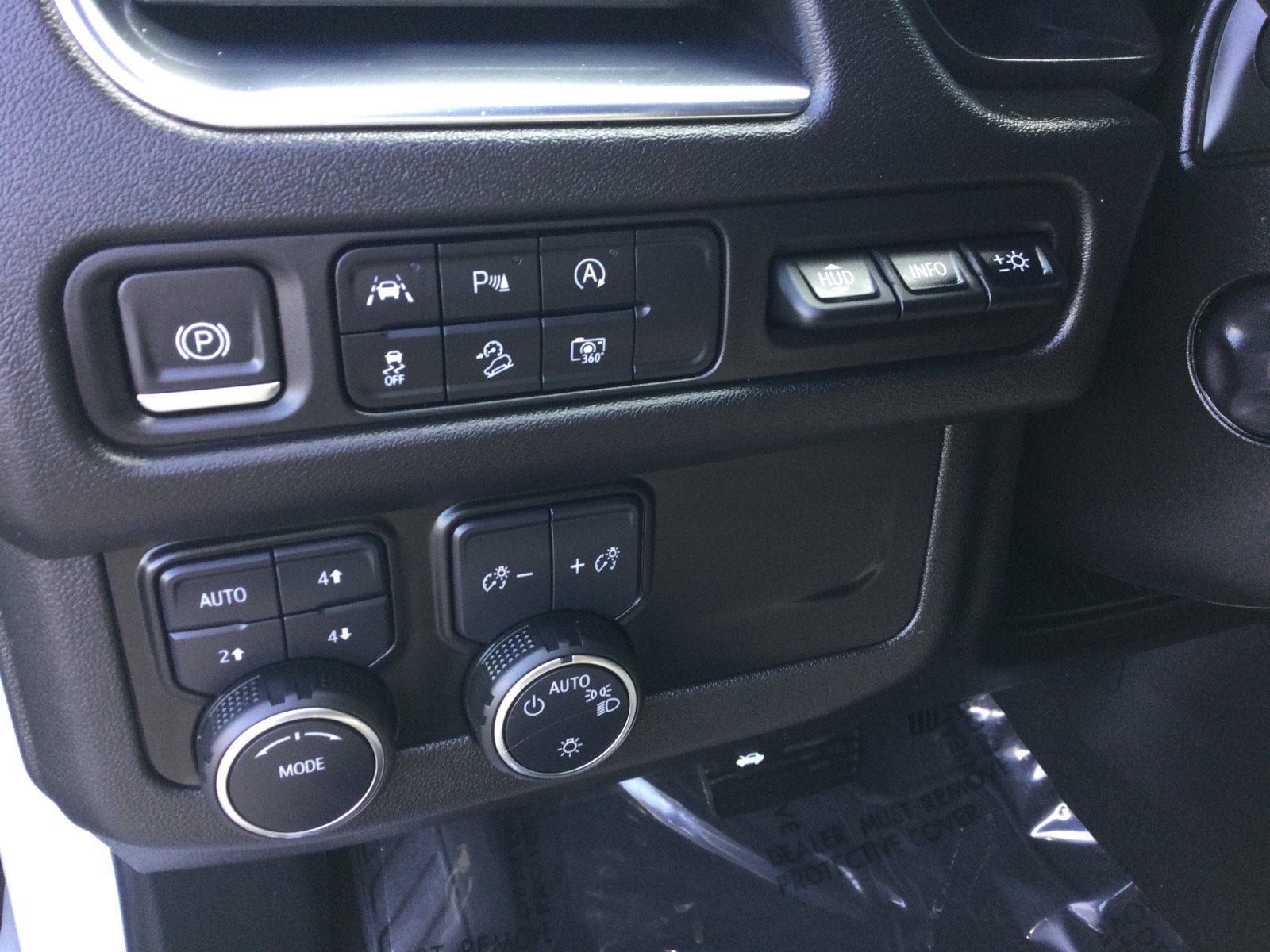 Used 2024 Chevrolet Tahoe Premier w/ Premium Package 2 AWD/4WD image 17