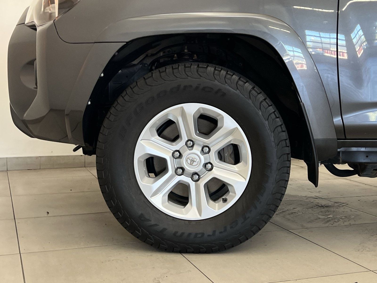 Used 2022 Toyota 4Runner SR5 Premium w/ Moonroof Package AWD/4WD image 11