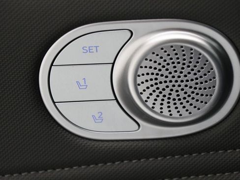 Used 2023 Hyundai Elantra Limited image 28