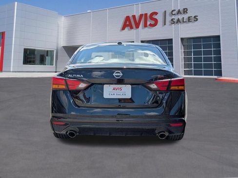 Used 2025 Nissan Altima 2.5 SR FWD image 5