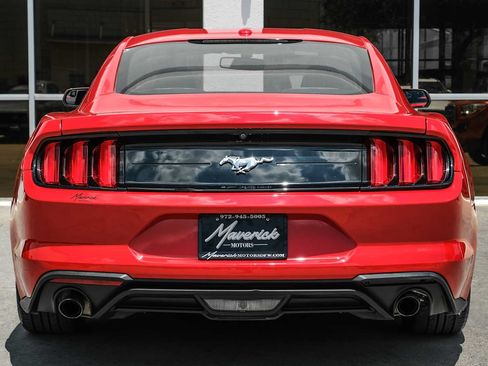 Used 2020 Ford Mustang Coupe RWD image 9