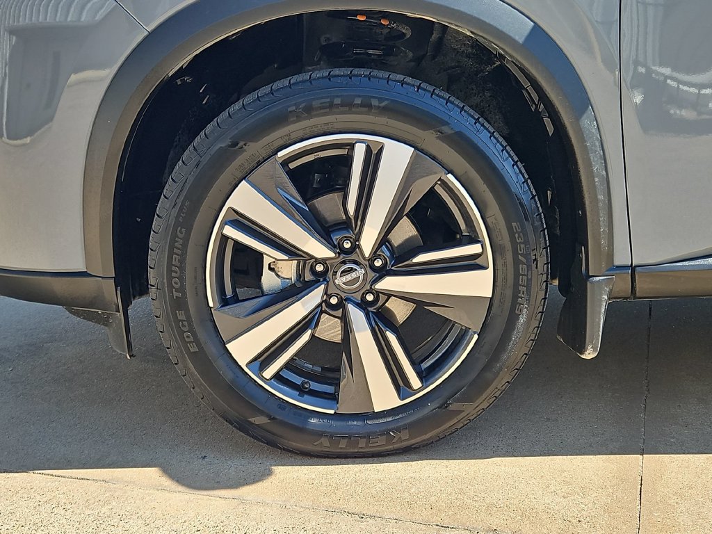 Used 2025 Nissan Rogue SL w/ SL Premium Package FWD image 33