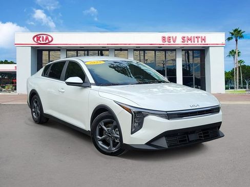 Certified 2025 Kia K4 FWD image 1