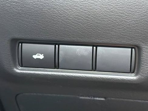 New 2027 Nissan Sentra SR w/ Floor Mat Package FWD image 28