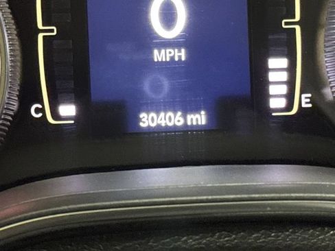 Used 2019 Jeep Cherokee Latitude w/ Popular Appearance Group FWD image 13