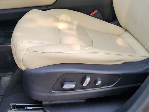 Used 2018 Cadillac XT5 Luxury w/ Driver Awareness Package FWD image 31