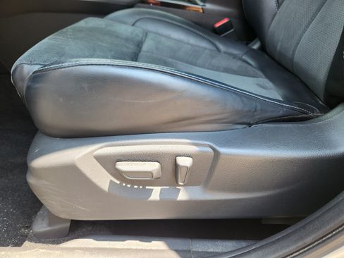 Used 2022 Mitsubishi Eclipse Cross FWD image 17