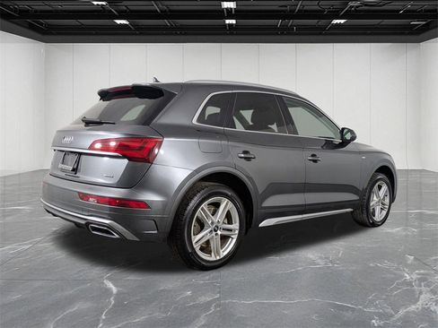 Used 2021 Audi Q5 e Premium Plus image 5