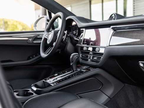 New 2026 Porsche Macan GTS image 49