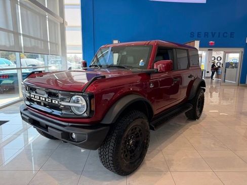 New 2026 Ford Bronco Outer Banks w/ Sasquatch Package AWD/4WD image 2