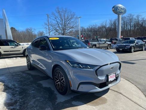 Certified 2025 Ford Mustang Mach-E Premium image 2